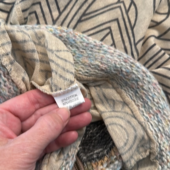 LULU-H French Styled Beige Zipped Top XL - Picture 5 of 5